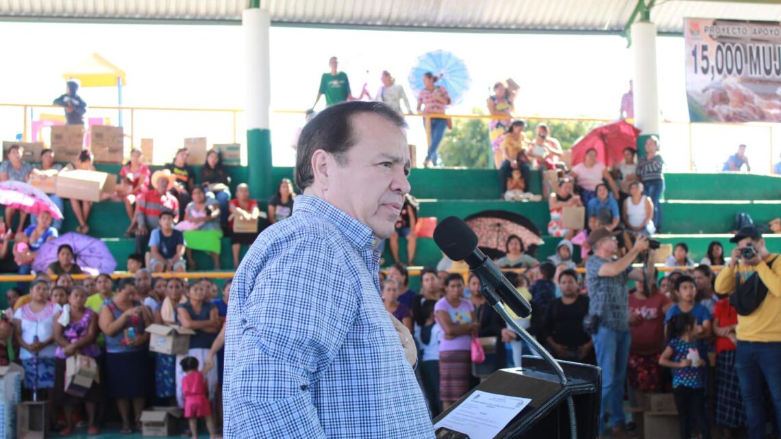 Alcalde Mariano Rosales realiza en Cuauhtémoc cuarta entrega de aves de traspatio