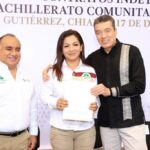 Entrega Rutilio Escandón contratos indeterminados a personal del Telebachillerato Comunitario de Chiapas