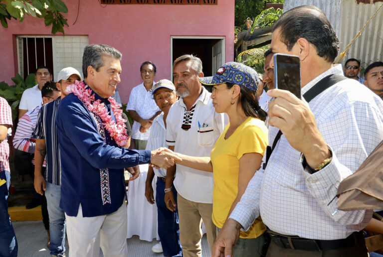 Inaugura Rutilio Escandón pavimentación de calles en la colonia El Salvador, de Tuxtla Gutiérrez