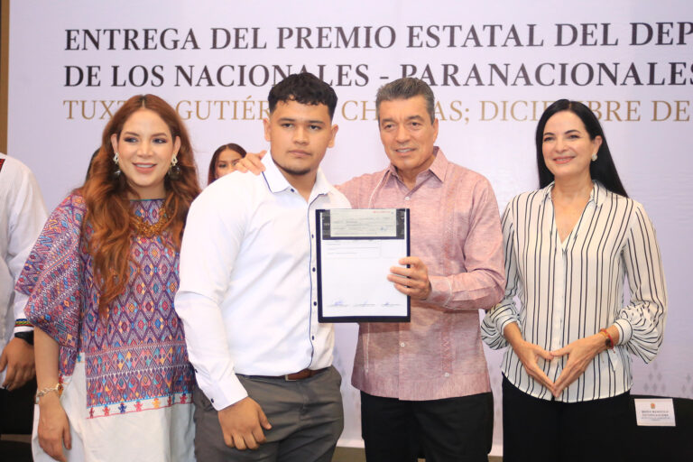 Rutilio Escandón entrega Premio Estatal del Deporte y estímulos a medallistas Conade y Primera Fuerza