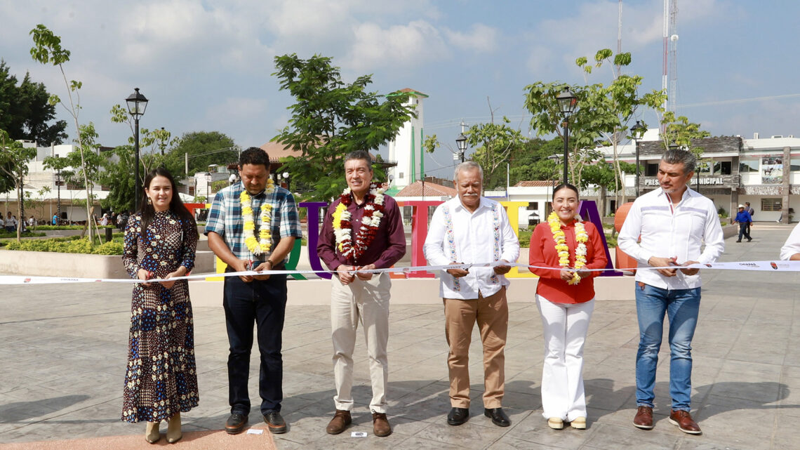 Rutilio Escandón inaugura el Parque Central de Jiquipilas