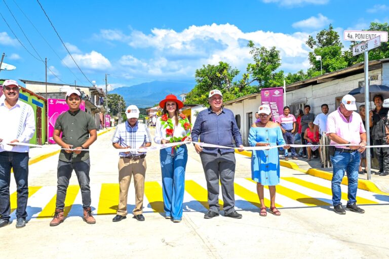 AYUNTAMIENTO DE TAPACHULA INAUGURA PAVIMENTACIÓN MIXTA DE CALLES EN EJIDO FELIPE CARRILLO PUERTO