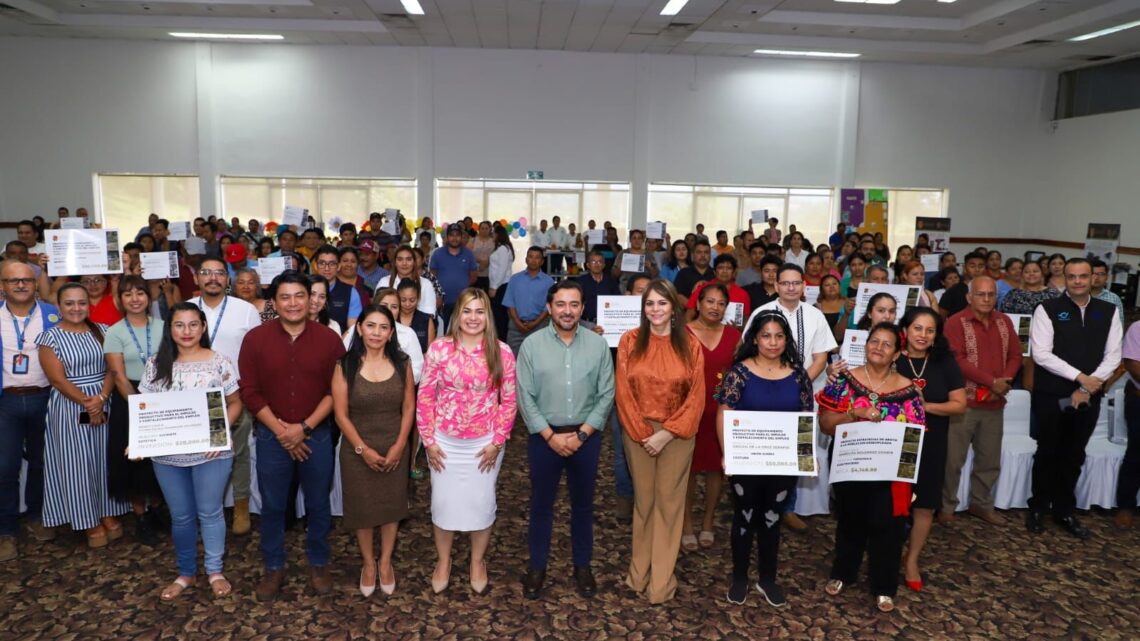 AYUNTAMIENTO DE TAPACHULA Y GOBIERNO DEL ESTADO ENTREGANEQUIPAMIENTO Y CLAUSURAN CURSOS DE CAPACITACIÓN DE AUTOEMPLEO