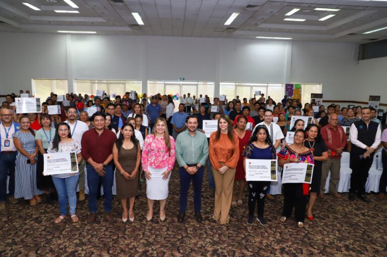 AYUNTAMIENTO DE TAPACHULA Y GOBIERNO DEL ESTADO ENTREGANEQUIPAMIENTO Y CLAUSURAN CURSOS DE CAPACITACIÓN DE AUTOEMPLEO