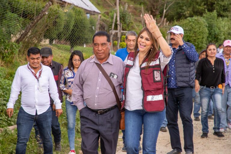 SAN VICENTE YA CUENTA CON PAVIMENTACIÓN HIDRÁULICA DE CAMINO