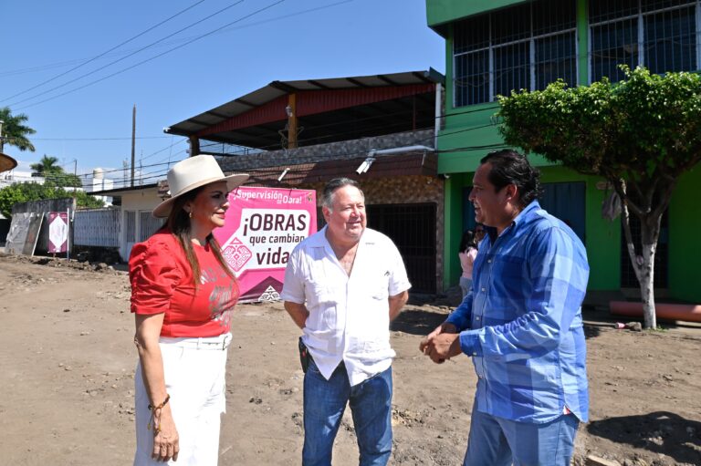 AYUNTAMIENTO DE TAPACHULA, SUPERVISA AVANCE DEL 50 POR CIENTO EN LA CONSTRUCCIÓN DE PAVIMENTACIÓN HIDRÁULICA DE CALLES