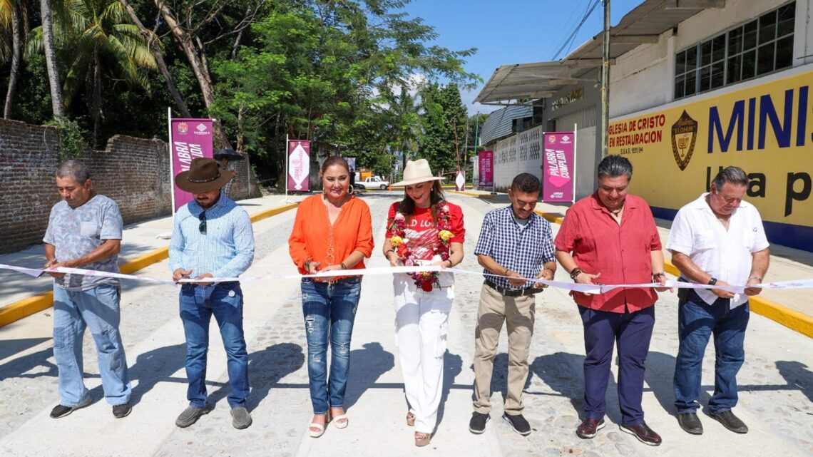 AYUNTAMIENTO DE TAPACHULA ENTREGA OBRA DE PAVIMENTACIÓN MIXTA DE CALLES EN COLONIA CAMPESTRE