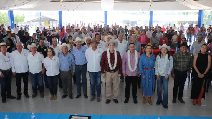 Sergio Aguilar y Mariano Rosales inauguran 52 Exposición Ganadera Local de Villaflores