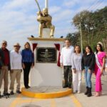 Mariano Rosales devela monumento a Jorge Massias