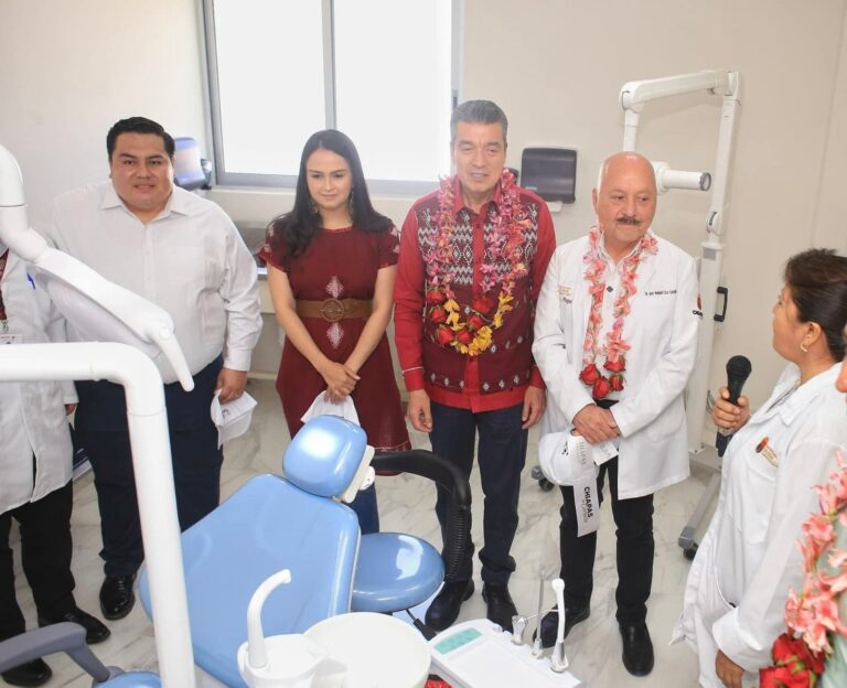 Dr. Cundapí acompaña al Gobernador en la Inauguración del Centro de Salud Urbano en Osumacinta