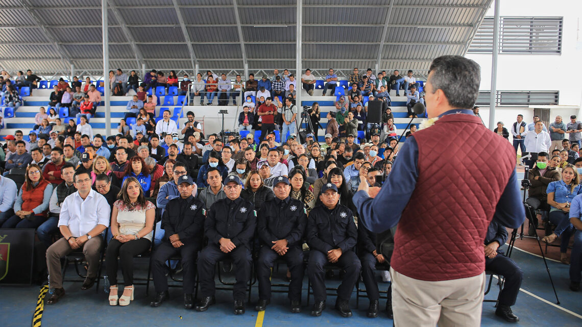 Entrega Rutilio Escandón patrullas, motopatrullas y equipamiento a la Policía Municipal de Ocozocoautla