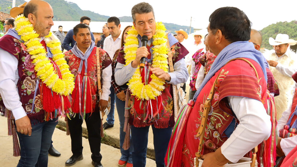 Inaugura Rutilio Escandón Sistema de Alcantarillado en la localidad San Nicolás Buenavista, de Zinacantán