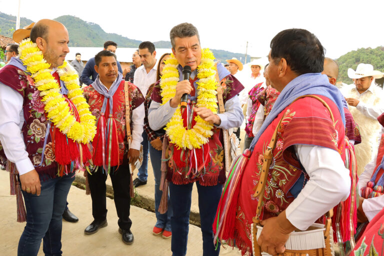 Inaugura Rutilio Escandón Sistema de Alcantarillado en la localidad San Nicolás Buenavista, de Zinacantán