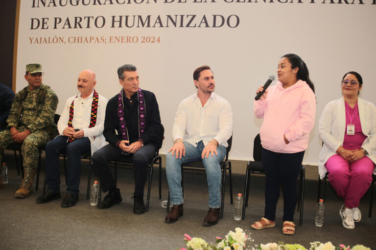 En Yajalón, Rutilio Escandón inauguró la Clínica para la Atención de Parto Humanizado