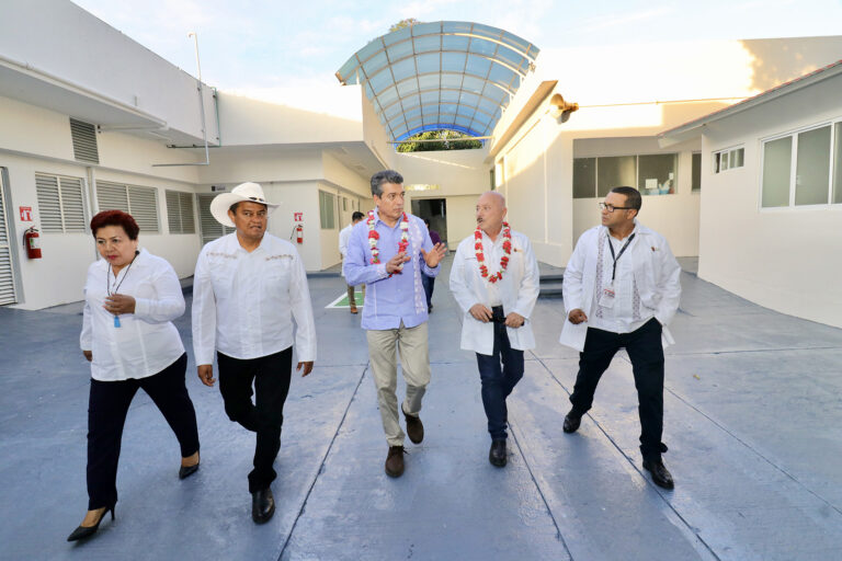 Rutilio Escandón inaugura área de alta especialidad en hemodiálisis en Hospital “Dr. Juan C. Corzo”, de Tonalá