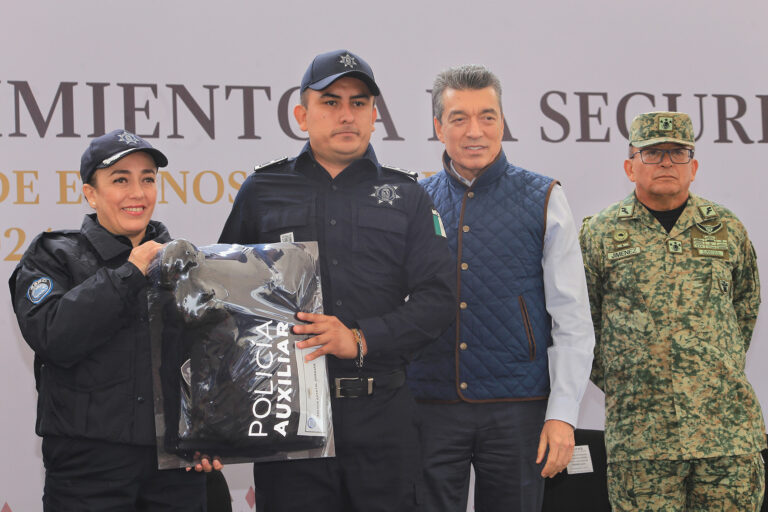 Entrega Rutilio Escandón 213 patrullas, uniformes y equipamiento tecnológico a la SSyPC