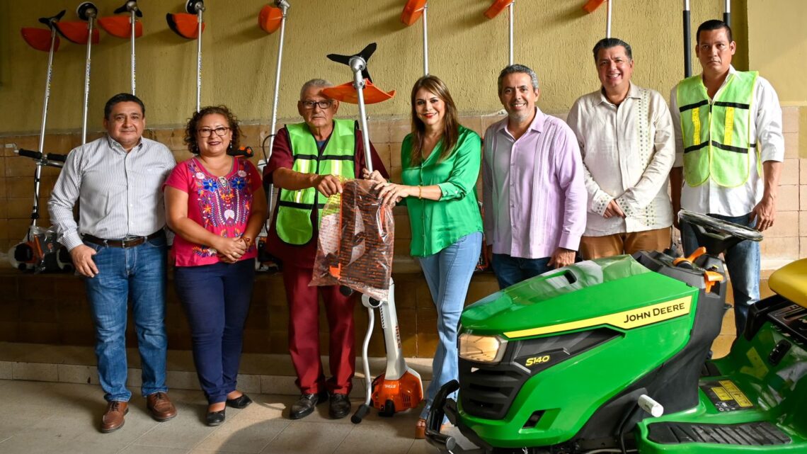 PERSONAL DE MANTENIMIENTO DE VIALIDADES Y JARDINERÍA RECIBIERON MATERIAL Y EQUIPOS POR PARTE DEL AYUNTAMIENTO DE TAPACHULA