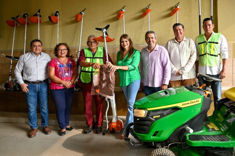 PERSONAL DE MANTENIMIENTO DE VIALIDADES Y JARDINERÍA RECIBIERON MATERIAL Y EQUIPOS POR PARTE DEL AYUNTAMIENTO DE TAPACHULA