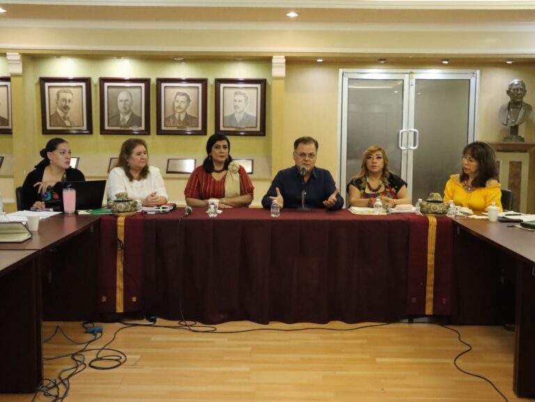 Encabeza magistrado presidente Guillermo Ramos salutación oficial con juzgadoras y juzgadores