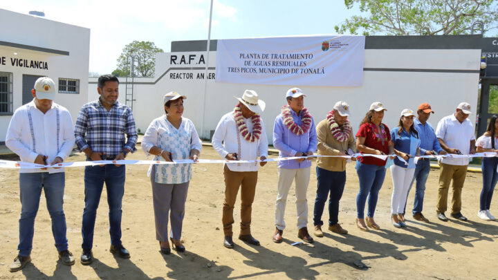Inaugura Rutilio Escandón Planta de Tratamiento de Aguas Residuales en localidad Tres Picos, Tonalá