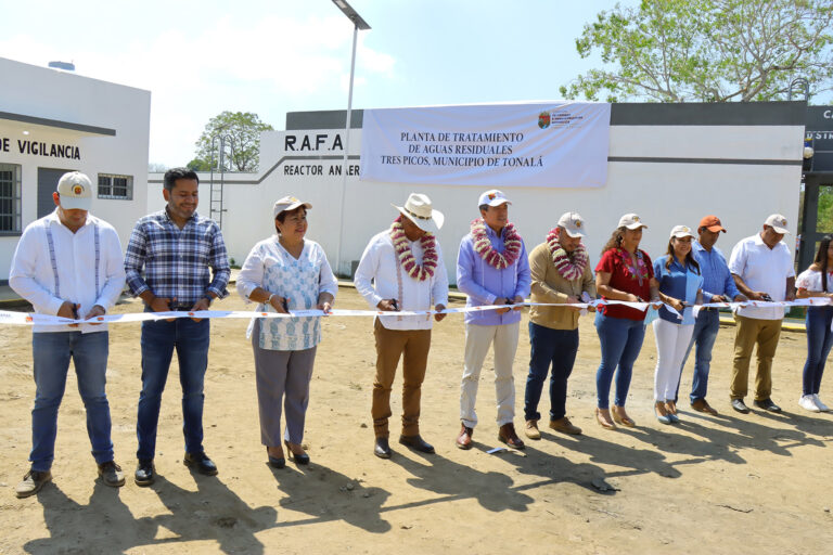 Inaugura Rutilio Escandón Planta de Tratamiento de Aguas Residuales en localidad Tres Picos, Tonalá