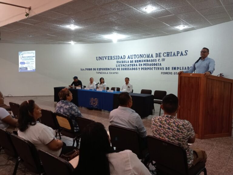 Se realizó con éxito el Primer Foro de Experiencias de Egresados de la Escuela de Humanidades de la UNACH