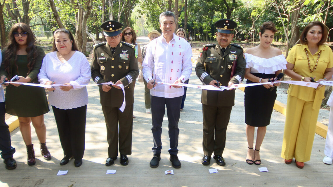 En Tapachula, Rutilio Escandón inauguró la 2ª etapa de pavimentación de vialidades en el Campo Militar No. 36