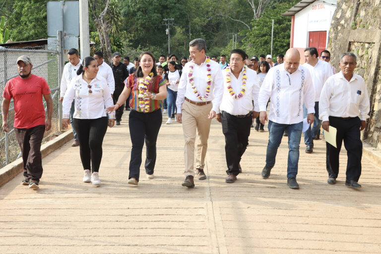 Beneficia Rutilio Escandón con construcción de puente vial a habitantes de Escuintla