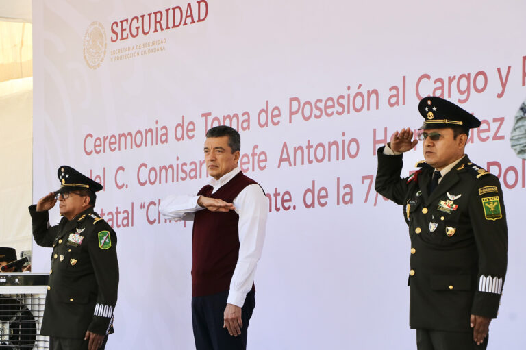 Atestigua Rutilio Escandón toma de protesta del nuevo coordinador de la Guardia Nacional en Chiapas