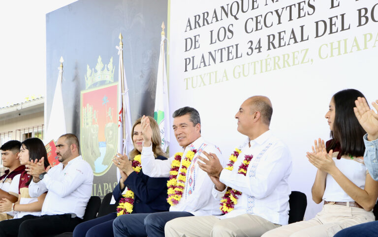 Arranca Rutilio Escandón Ciclo Escolar en el Cecyte Chiapas e inaugura cancha de usos múltiples del Plantel 34