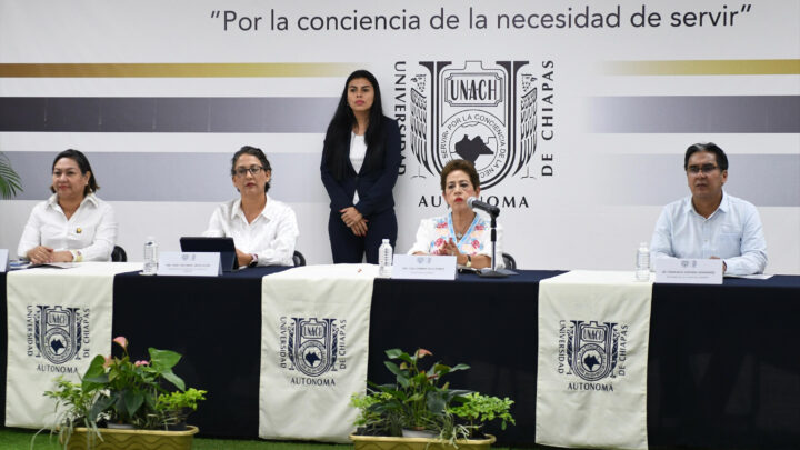 Rinde María del Carmen Vázquez Velasco el informe del primer año de su gestión en la Facultad de Ciencias Administrativas de la UNACH
