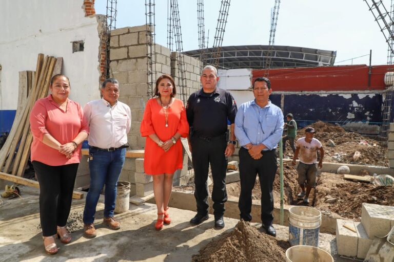 SUPERVISAN AVANCE DE OBRA EN SEGURIDAD PÚBLICA MUNICIPAL DE TAPACHULA