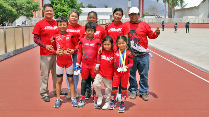Patinadores de la escuela “Enrique Albores Gordillo” de Carranza, cosechan 9 medallas en el Estatal de “Nuevos Talentos 2024”