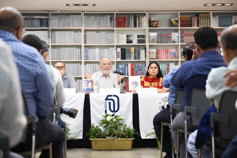 Dictan en la UNACH la conferencia “La democracia fatigada en el marco de sociedades virtuales cansadas”