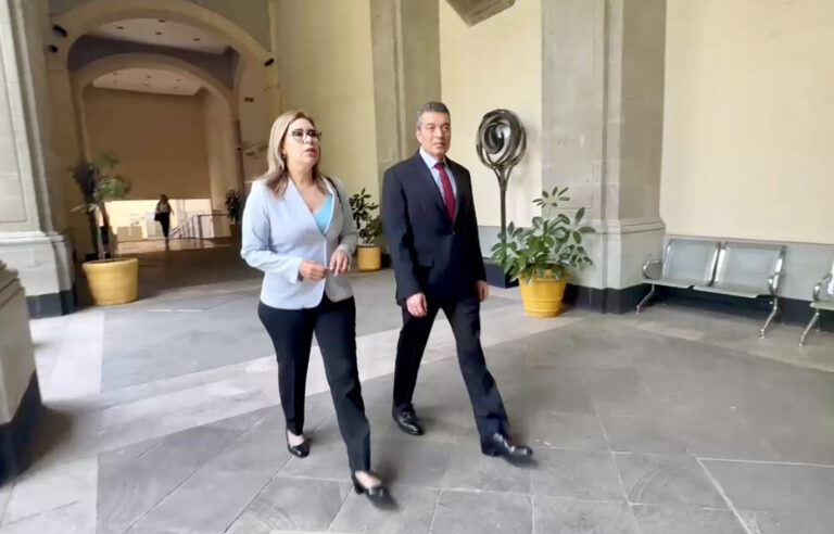 En Palacio Nacional, AMLO y Rutilio Escandón sostienen encuentro con representantes de la CNTE