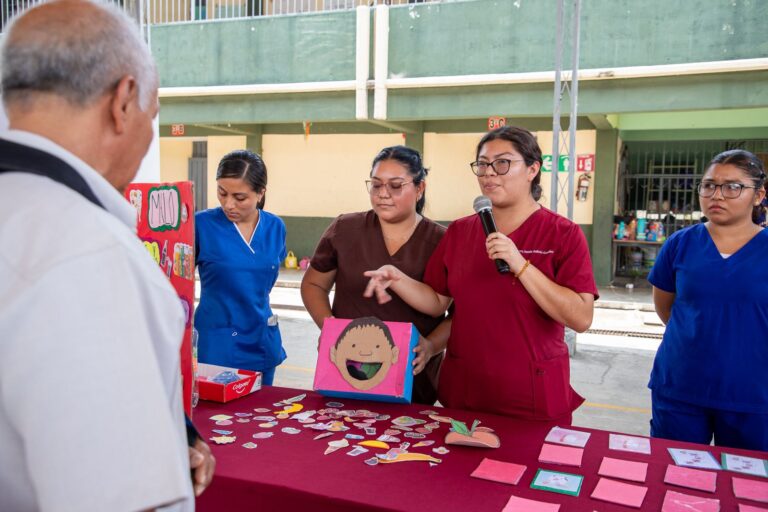 REALIZAN BRIGADA LÚDICA DE SALUD BUCAL EN TAPACHULA