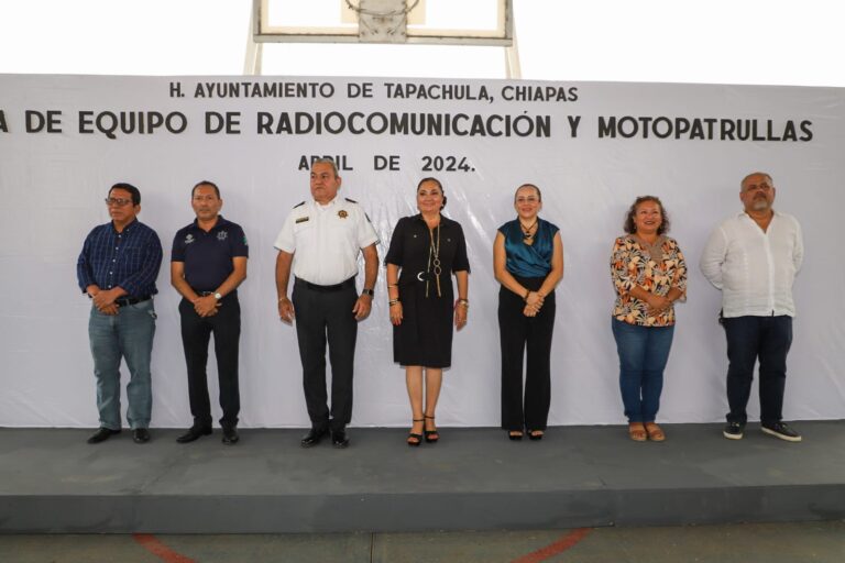 AYUNTAMIENTO ENTREGA EQUIPO DE RADIOCOMUNICACIÓN Y MOTOPATRULLAS PARA SEGURIDAD PÚBLICA