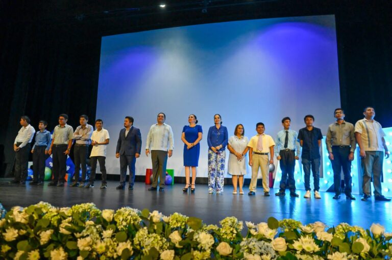 AYUNTAMIENTO Y SDIF DE TAPACHULA REALIZAN CONFERENCIA SOBRE AUTISMO «MÁS AMOR Y EMPATÍA»