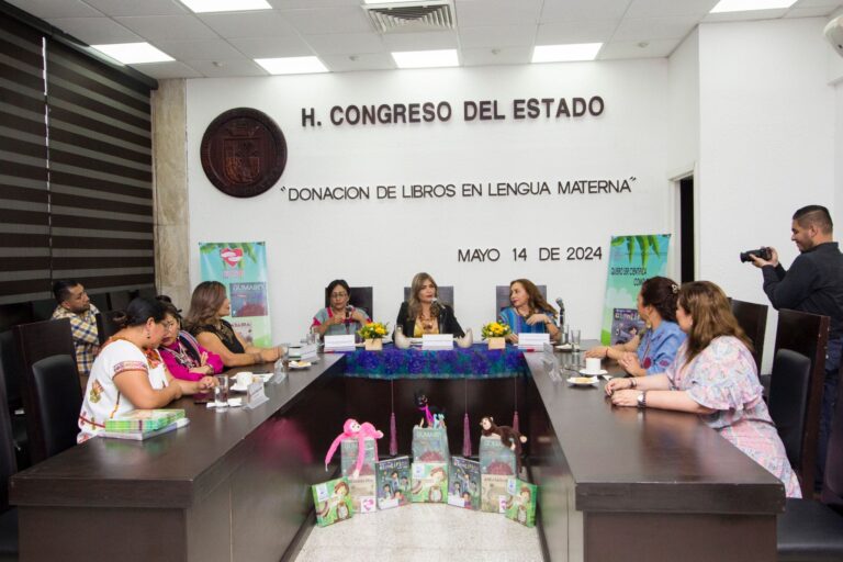 Congreso del Estado recibe donación de Libros en Lengua Materna