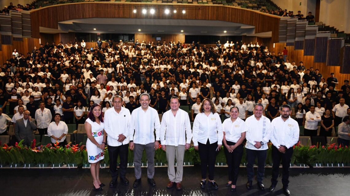 Éxito de egresadas y egresados de la UNACH es motivo de orgullo en los 50 años de la institución