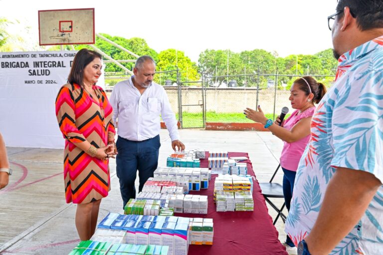 LLEVAN BRIGADA DE SALUD INTEGRAL A ESCUELA PRIMARIA DE TAPACHULA