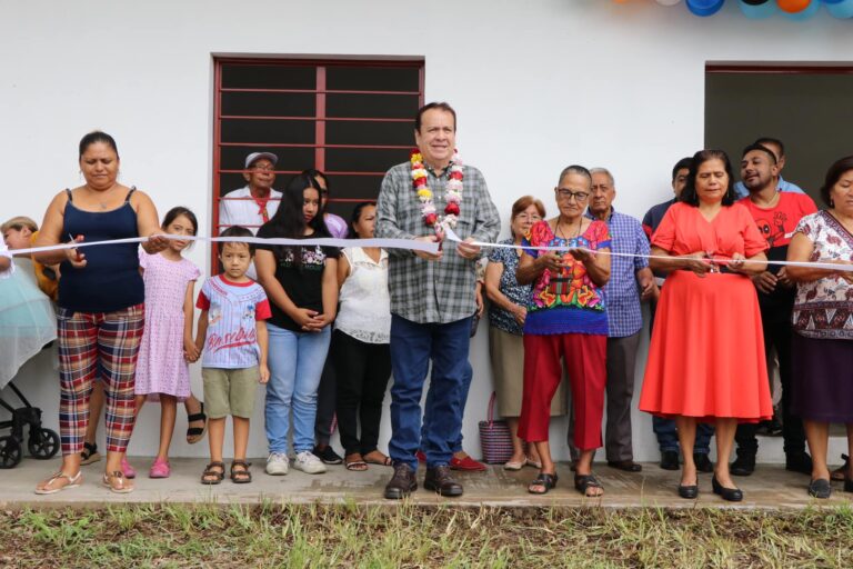 El alcalde Mariano Rosales inaugura Centro Comunitario en Las Gardenias