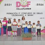 Margarita Sarmiento Entrega Premios a Ganadores de Concurso de Dibujo