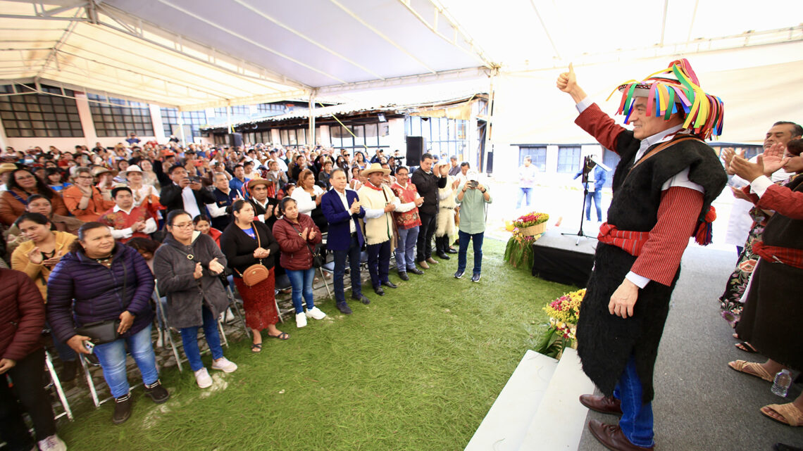 Desde SCLC, Rutilio Escandón inicia entrega de proyectos para huertos escolares y producción de traspatio