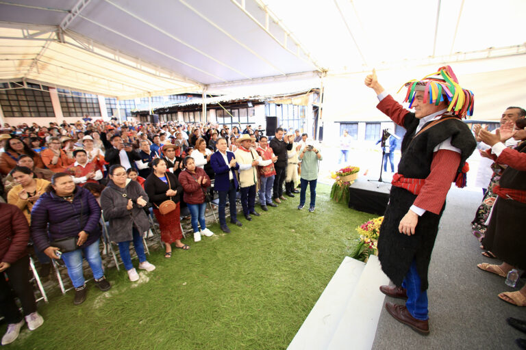 Desde SCLC, Rutilio Escandón inicia entrega de proyectos para huertos escolares y producción de traspatio