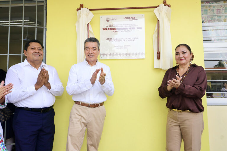 Tras años de abandono, Rutilio Escandón moderniza la Telesecundaria No. 786 “Quetzalcóatl”, de Tapachula