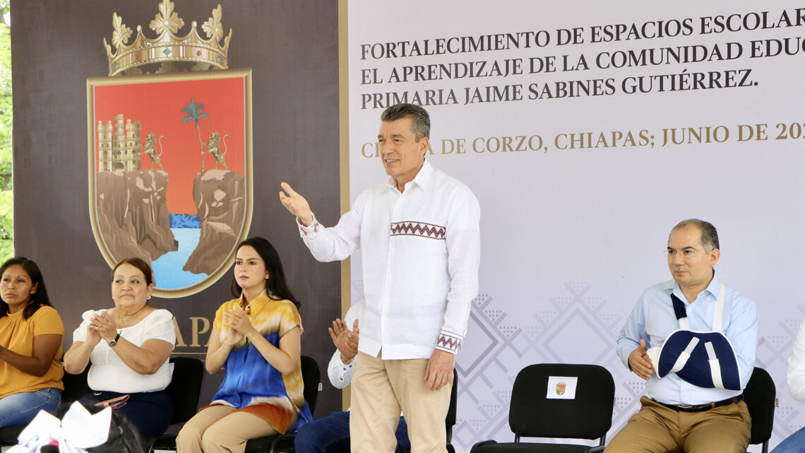 Con respaldo de AMLO, estamos sacando adelante al sector educativo de Chiapas: Rutilio Escandón