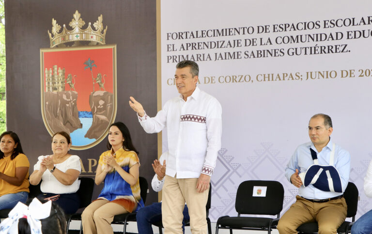 Con respaldo de AMLO, estamos sacando adelante al sector educativo de Chiapas: Rutilio Escandón