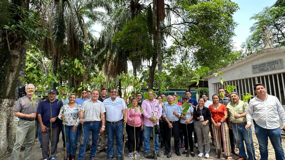 FORTALECE AYUNTAMIENTO DE TAPACHULA REFORESTACIÓN EN EL MUNICIPIO