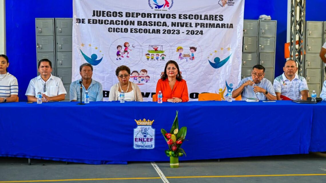 ACUDE GLADIOLA SOTO SOTO COMO INVITADA ESPECIAL A JUEGOS DEPORTIVOS ESCOLARES DE NIVEL PRIMARIA